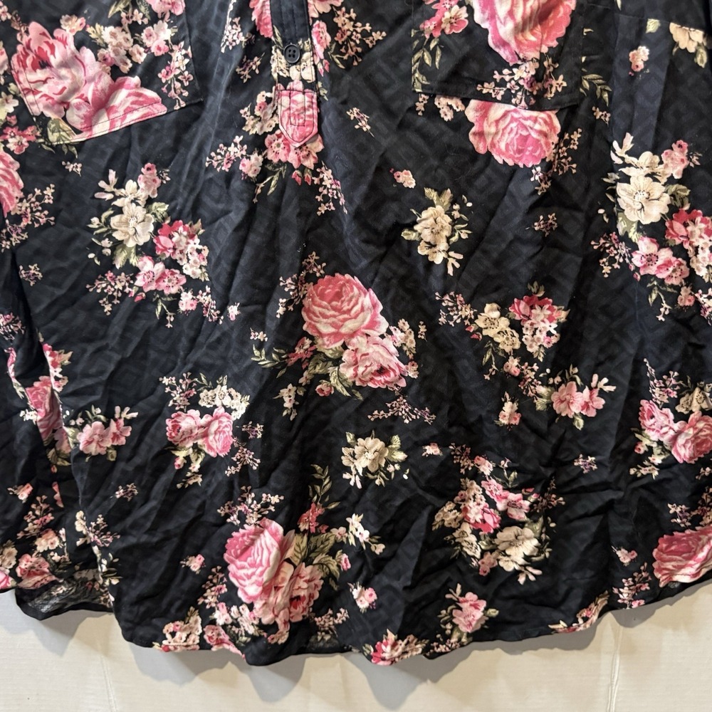 Torrid Women's Popover Top Plus Sz 4 Pink Black Floral Roll Tab Sleeves Pullover - Picture 6 of 9